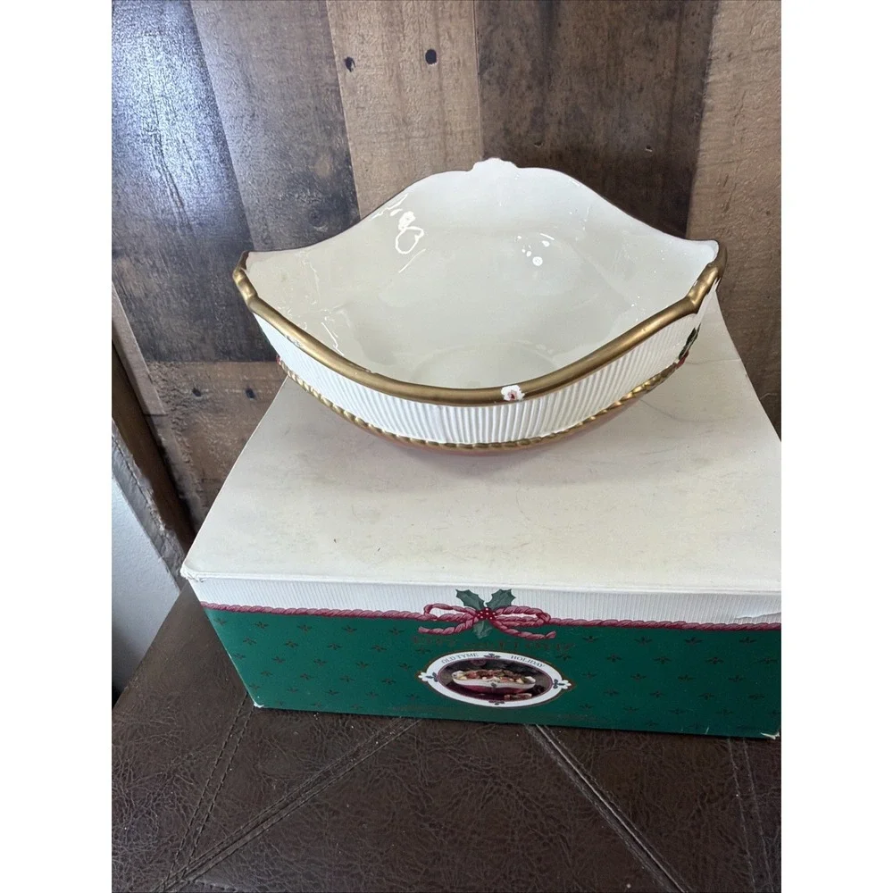 VTG 1989 Fitz Floyd Old Tyme Holiday Ceramic Bowl Ribbed Red‎ Gold Flawed w/ Box